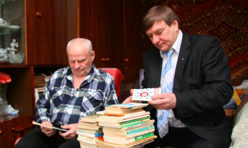 Н. Богачев и А. Молодцов: им есть что вспомнить. Фото В. Бербенца