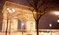 С ветерком по ночному Парижу. Фото с сайта www.flickr.com