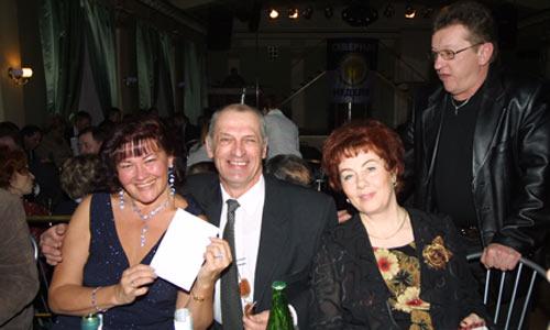 Е.В. Назаренко (в центре) на юбилее газеты «Северная неделя». Фото В. Ларионова