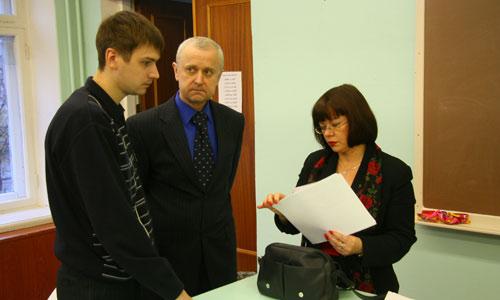 У студентов и ректора Севмашвтуза Сергея Горина немало вопросов к заместителю губернатора. Фото В. Бербенца
