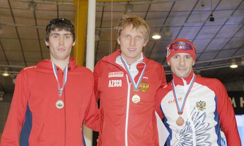 Один из героев Олимпиады И. Скобрев (в центре) с архангелогородцем А. Румянцевым (слева) и А. Бурляевым.
