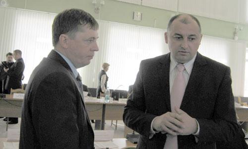 Депутаты А. Гордиенко и И. Березин. Фото автора