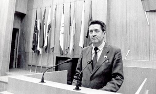 1993 год. А.Н. Буторин на трибуне Верховного Совета России. Фото В. Капустина