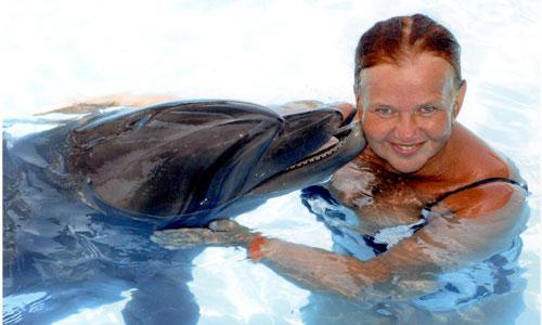 Наталья Пучкова прошла тренинги по плаванию с дельфинами. Шарм-эль-Шейх, август 2009 года. Фото из архива автора