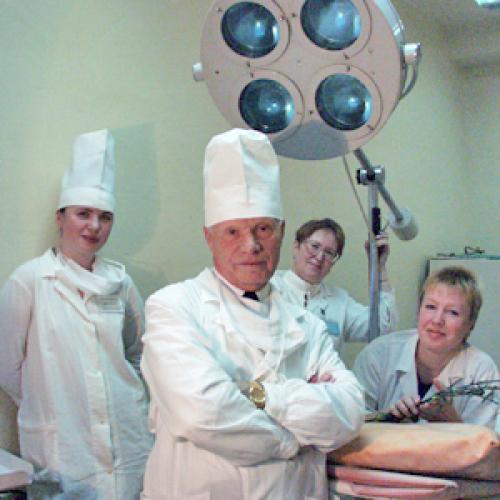 Григорий Григорьевич Мошников на рабочем месте, 2006 год. Фото В. Бербенца