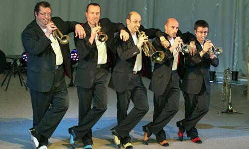 Команда музыкальных эксцентриков «Трубачи из Лиона». Фото В. Капустина